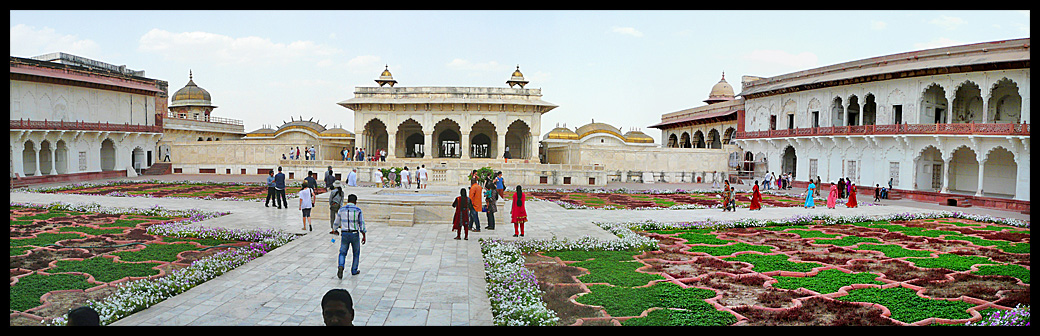 Khas Mahal surplombant le jardin des raisins