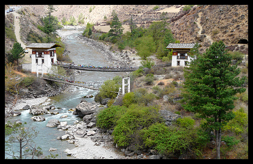 Pont de fer de Tamchhog Lhakhang