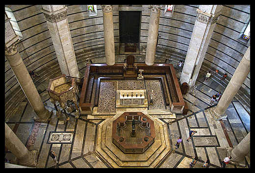 interieur baptistere saint Jean